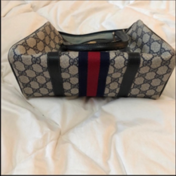 Authentic Vintage Gucci GG Supreme Purse - Picture 2 of 7